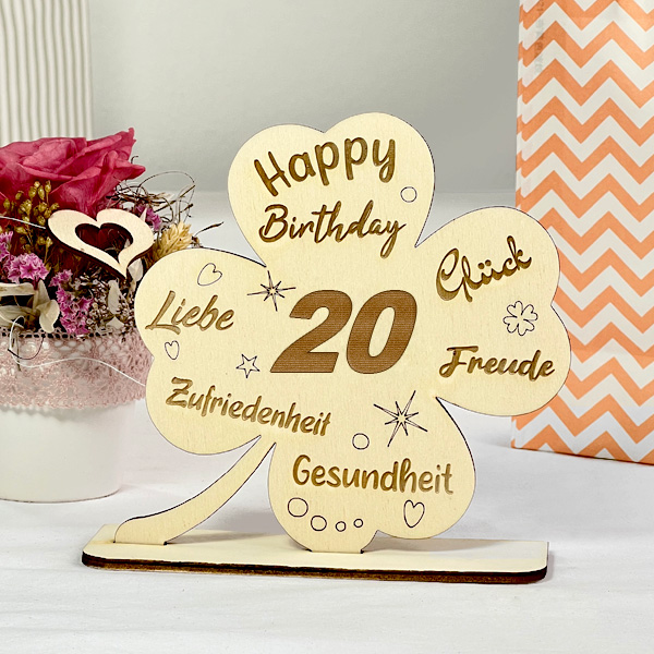 Graviertes Glücks-Kleeblatt zum 20. Geburtstag, Holz als Deko & Geschenk